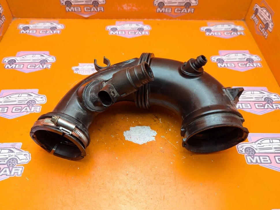 Патрубок воздушный MERCEDES-BENZ C-класс W205/S205/C205/A205 (2014 - 2018) фото 1 &mdash; Разборка Мерседес