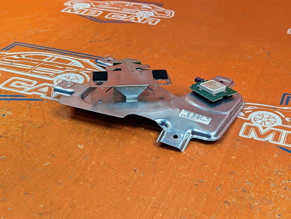 Антенна MERCEDES-BENZ SL-класс R231 рестайлинг (2016 - 2020) фото 1 — Разборка Мерседес