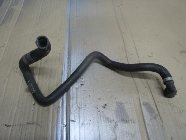 Патрубок ОЖ MERCEDES-BENZ CLA-класс C117/X117 (2013 - 2016) — Разборка Мерседес