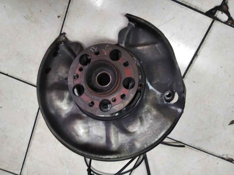 Кулак подвески задний левый MERCEDES-BENZ CLK-класс C208/W208 (1997 - 2000) фото 1 — Разборка Мерседес