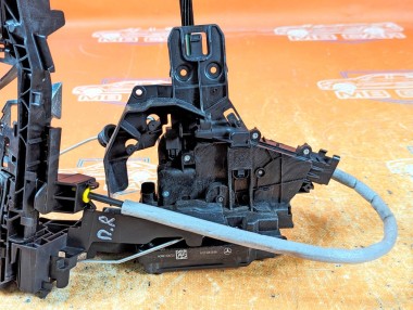 Замок двери передней правой MERCEDES-BENZ GLC-класс X253 рестайлинг (2019 - 2025) &mdash; Разборка Мерседес