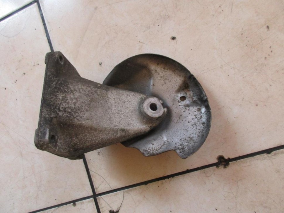 Лапа правая MERCEDES-BENZ E-класс W210/S210 (1995 - 1999) фото 1 — Разборка Мерседес