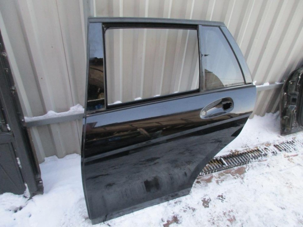 Дверь задняя левая MERCEDES-BENZ C-класс AMG W204/S204/С204 рестайлинг (2011 - 2015) фото 1 — Разборка Мерседес