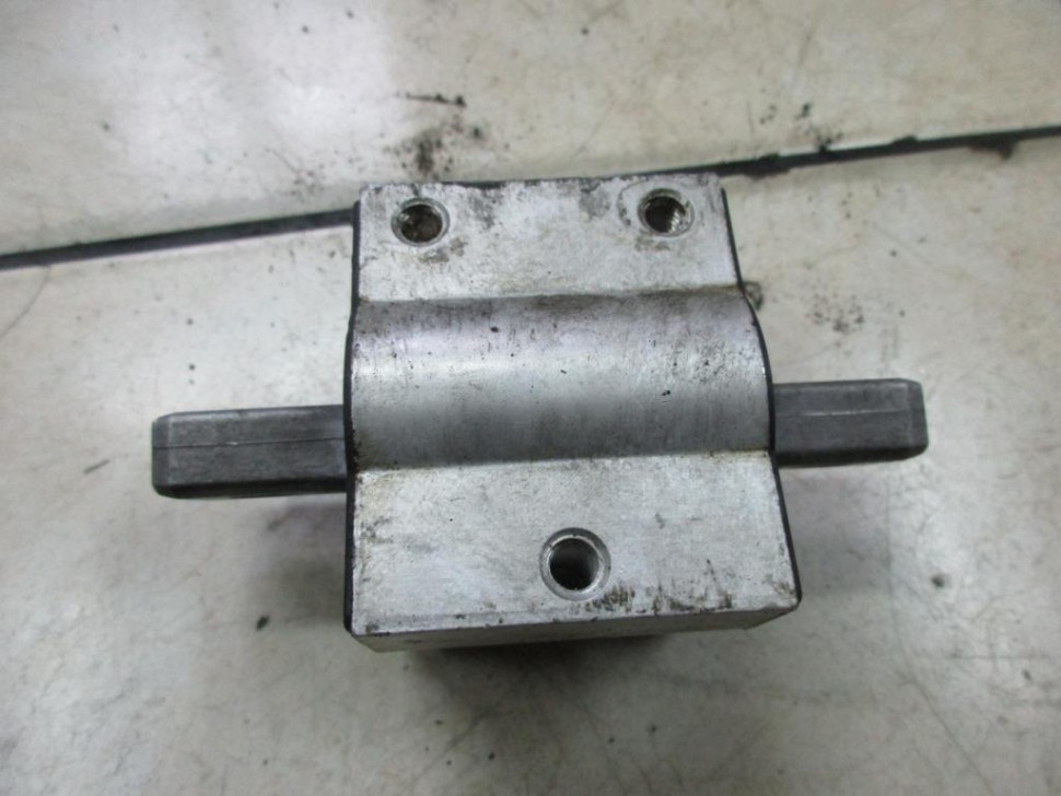 Опора КПП MERCEDES-BENZ E-класс W212/S212/C207/A207 рестайлинг (2013 - 2016) фото 1 — Разборка Мерседес