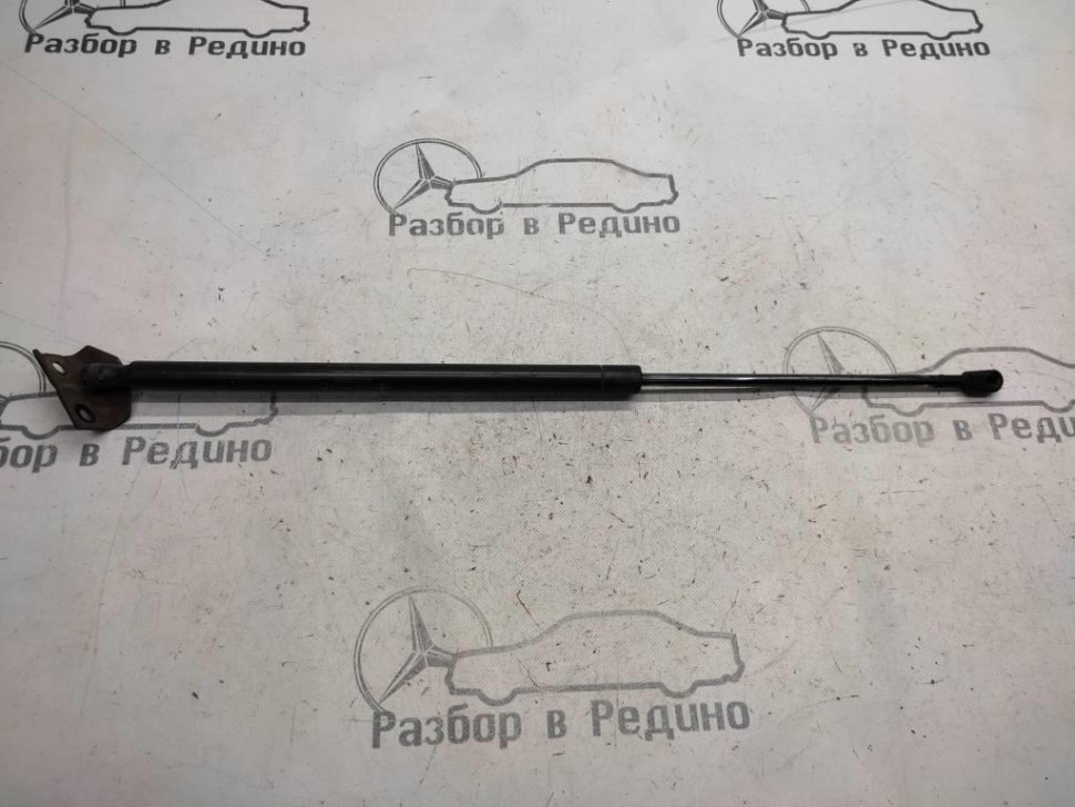 Амортизатор крышки багажника MERCEDES-BENZ V-класс W639 (2003 - 2014) фото 1 — Разборка Мерседес