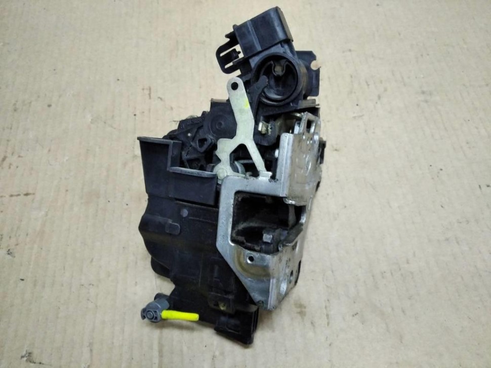 Замок двери передней правой MERCEDES-BENZ E-класс W210/S210 рестайлинг (1999 - 2003) фото 1 — Разборка Мерседес