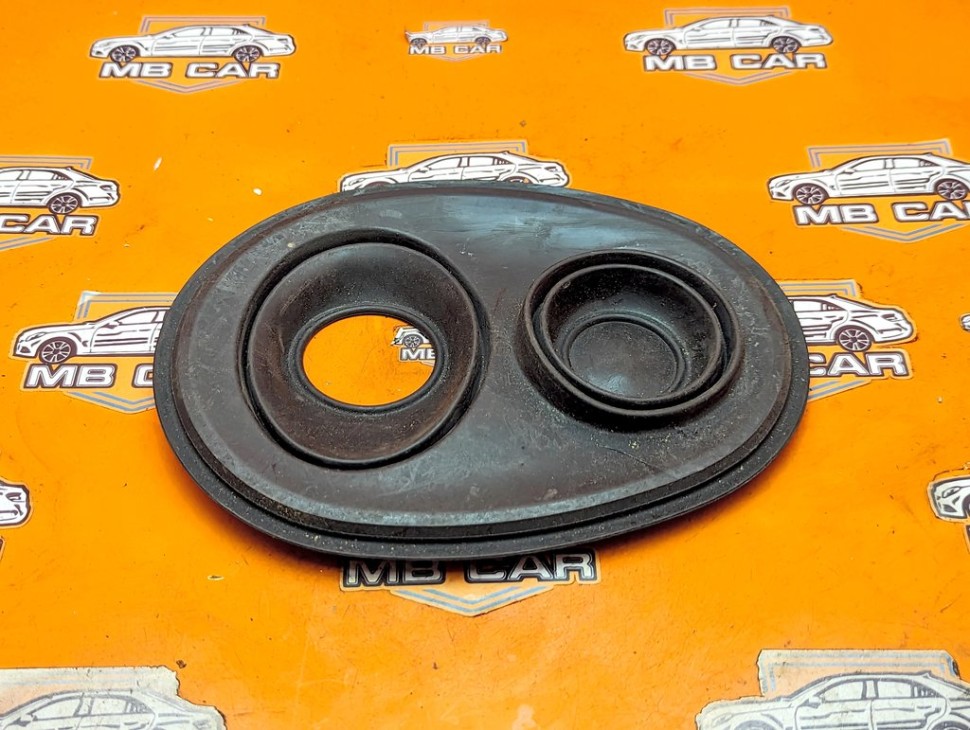 Уплотнитель MERCEDES-BENZ M-класс W166 (2011 - 2015) фото 1 &mdash; Разборка Мерседес