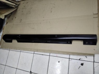 Порог пластиковый правый MERCEDES-BENZ B-класс W246 рестайлинг (2014 - 2018) — Разборка Мерседес
