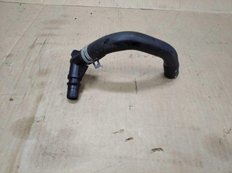 Патрубок ОЖ MERCEDES-BENZ B-класс W246 рестайлинг (2014 - 2018) фото 1 — Разборка Мерседес