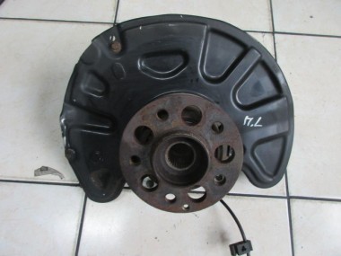 Кулак поворотный передний левый MERCEDES-BENZ C-класс W204/S204 (2006 - 2011) — Разборка Мерседес