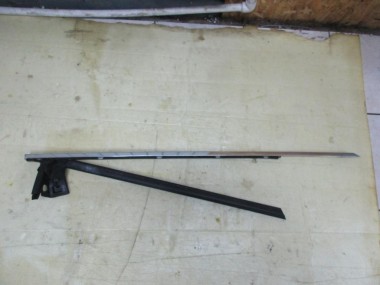 Молдинг стекла двери MERCEDES-BENZ CLS-класс C219 (2004 - 2008) — Разборка Мерседес