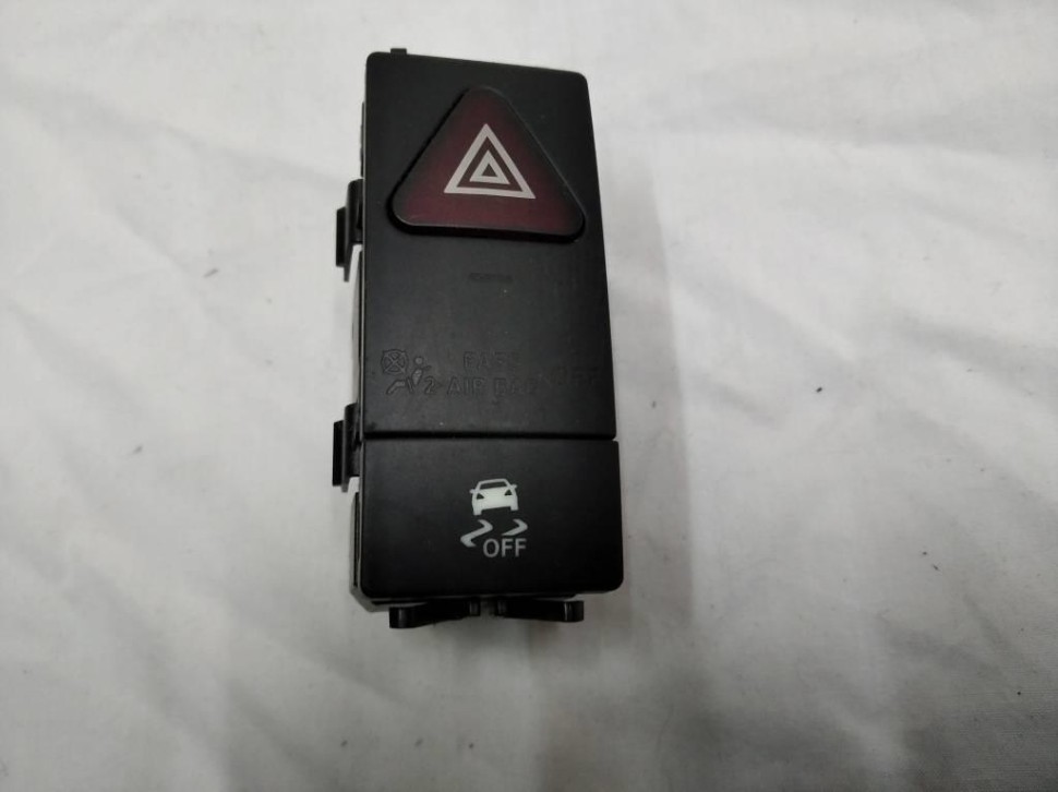 Кнопка аварийной сигнализации MERCEDES-BENZ E-класс W212/S212/C207/A207 (2009 - 2013) фото 1 — Разборка Мерседес