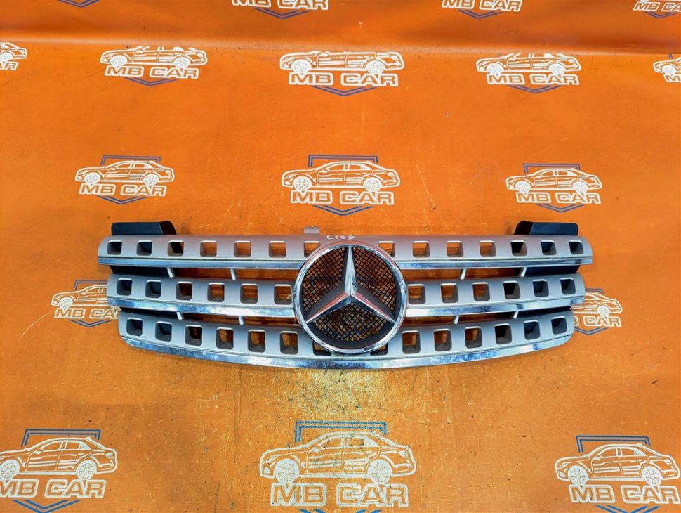 Решетка радиатора MERCEDES-BENZ M-класс W164 (2005 - 2008) фото 1 — Разборка Мерседес