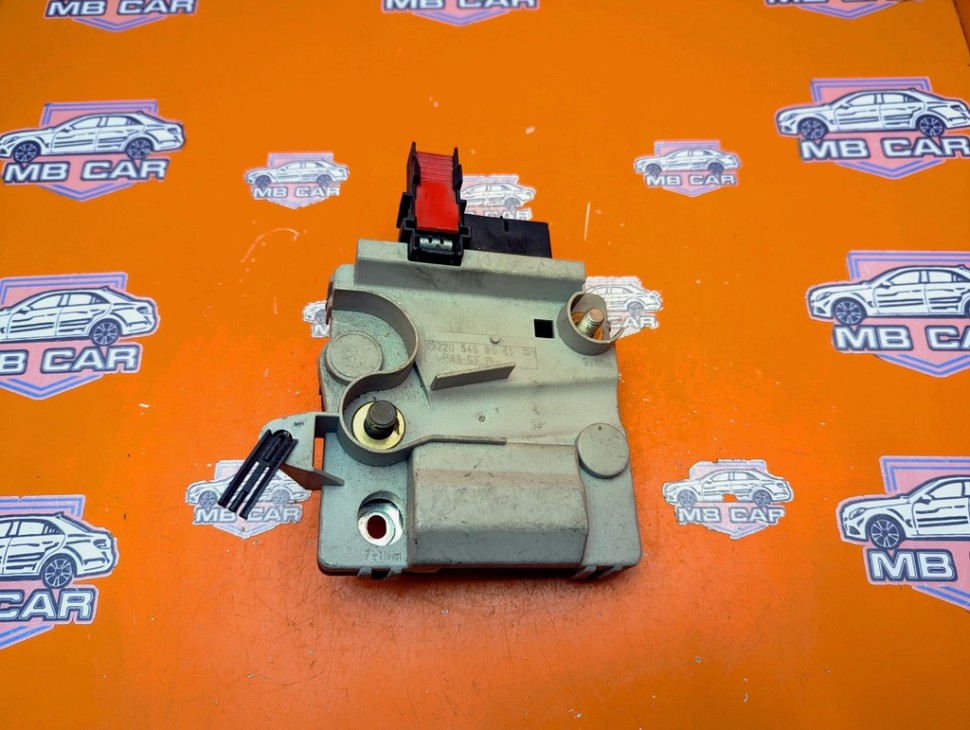 Блок предохранителей MERCEDES-BENZ S-класс W220 (1998 - 2005) фото 1 — Разборка Мерседес