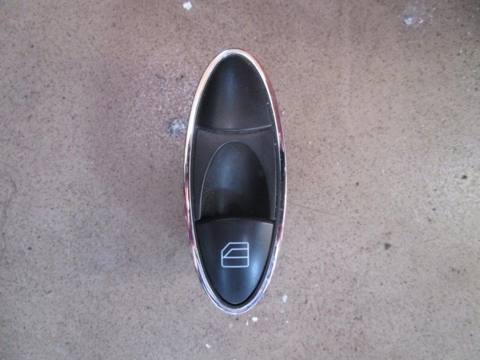 Кнопка стеклоподъемников MERCEDES-BENZ E-класс W211/S211 (2002 - 2006) фото 1 — Разборка Мерседес