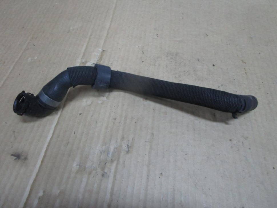 Патрубок ОЖ MERCEDES-BENZ A-класс AMG W177 (2019 - 2023) фото 1 — Разборка Мерседес