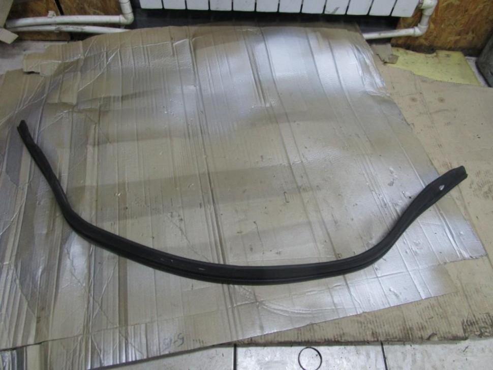 Уплотнитель водостока ( жабо ) MERCEDES-BENZ CLA-класс C117/X117 (2013 - 2016) фото 1 — Разборка Мерседес