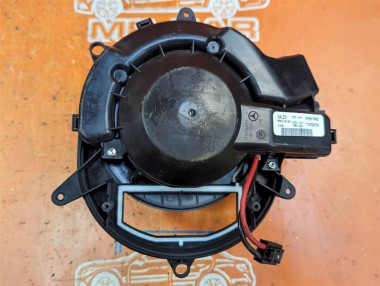 Моторчик печки MERCEDES-BENZ GLE-класс AMG W166 (2015 - 2019) — Разборка Мерседес