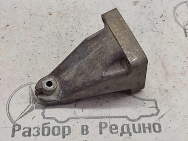 Лапа правая MERCEDES-BENZ C-класс W203/S203/CL203 (2000 - 2004) — Разборка Мерседес