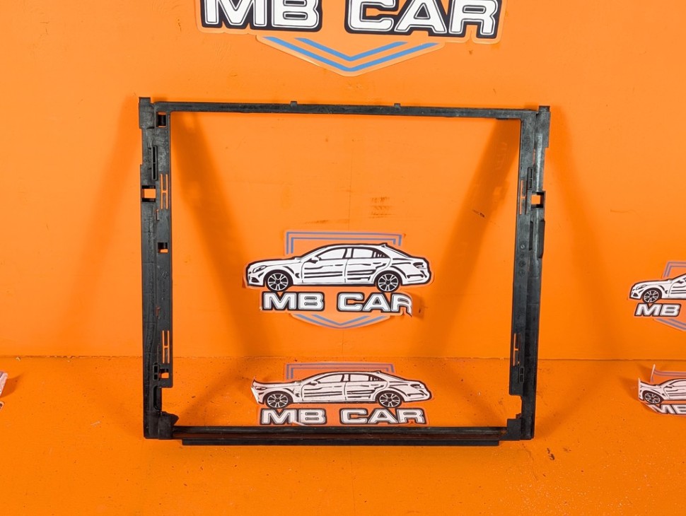 Кронштейн радиатора MERCEDES-BENZ M-класс W166 (2011 - 2015) ML 350 3.5 4MATIC 7G-Tronic (306 л.с.) фото 1 &mdash; Разборка Мерседес