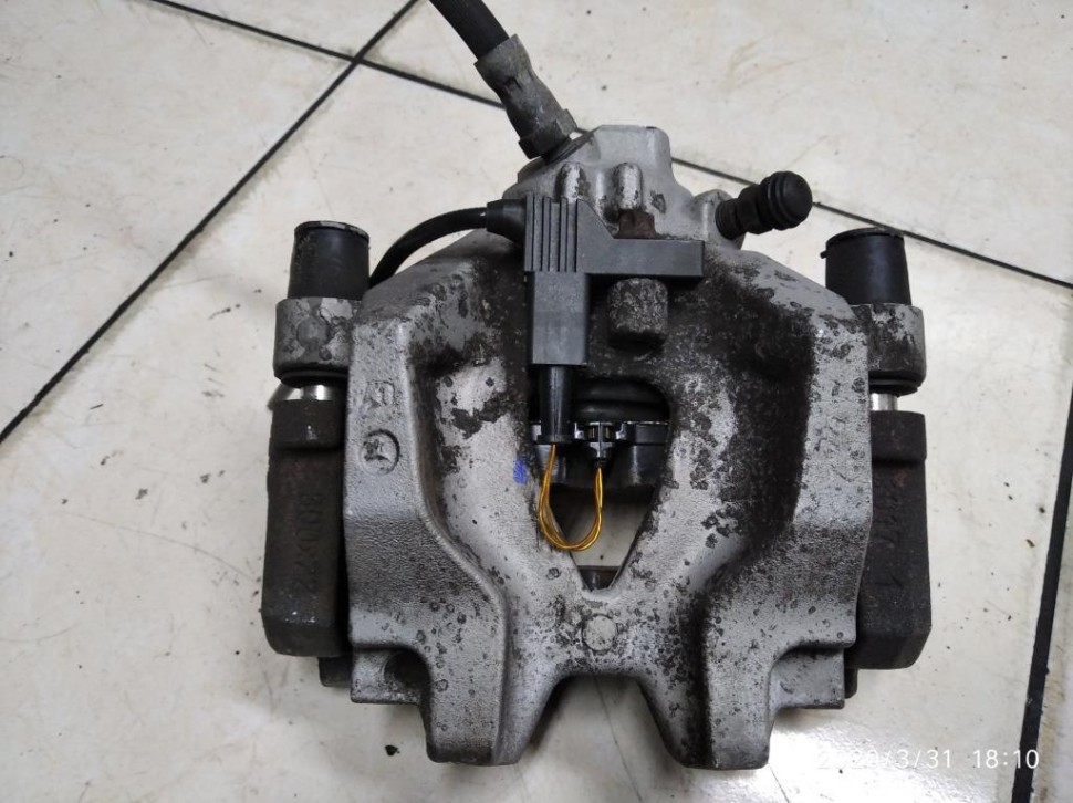 Суппорт задний правый MERCEDES-BENZ C-класс W204/S204/С204 рестайлинг (2011 - 2015) фото 1 — Разборка Мерседес