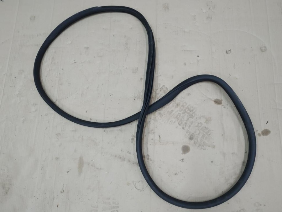 Уплотнитель дверного проема ( на кузове ) MERCEDES-BENZ C-класс AMG W205/S205/C205/A205 (2014 - 2018) фото 1 — Разборка Мерседес