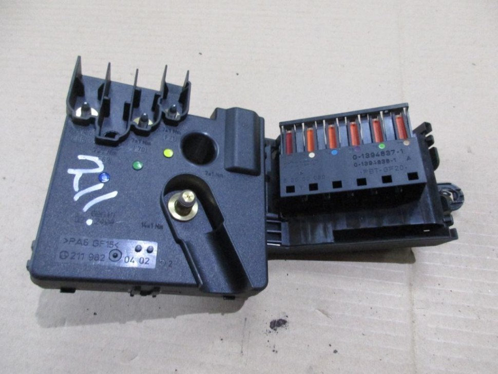 Блок предохранителей MERCEDES-BENZ E-класс W211/S211 рестайлинг (2006 - 2009) фото 1 — Разборка Мерседес