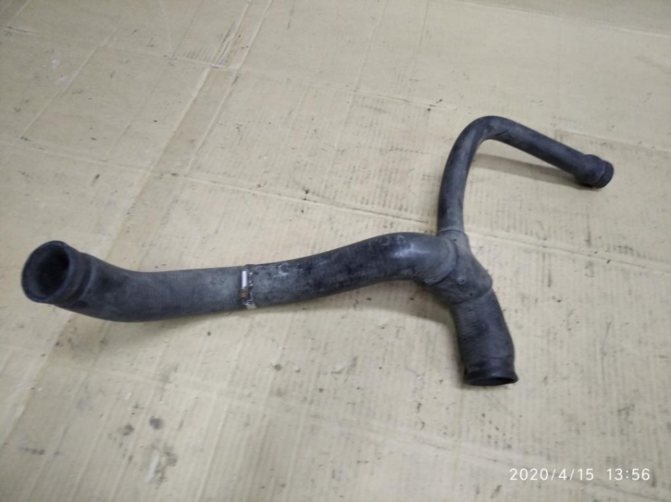 Патрубок радиатора MERCEDES-BENZ W124 W124/S124/C124/A124 (1984 - 1993) фото 1 — Разборка Мерседес