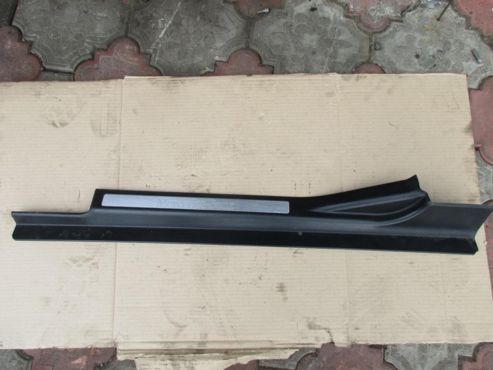 Накладка порога внутренняя MERCEDES-BENZ C-class w203 фото 1 — Разборка Мерседес