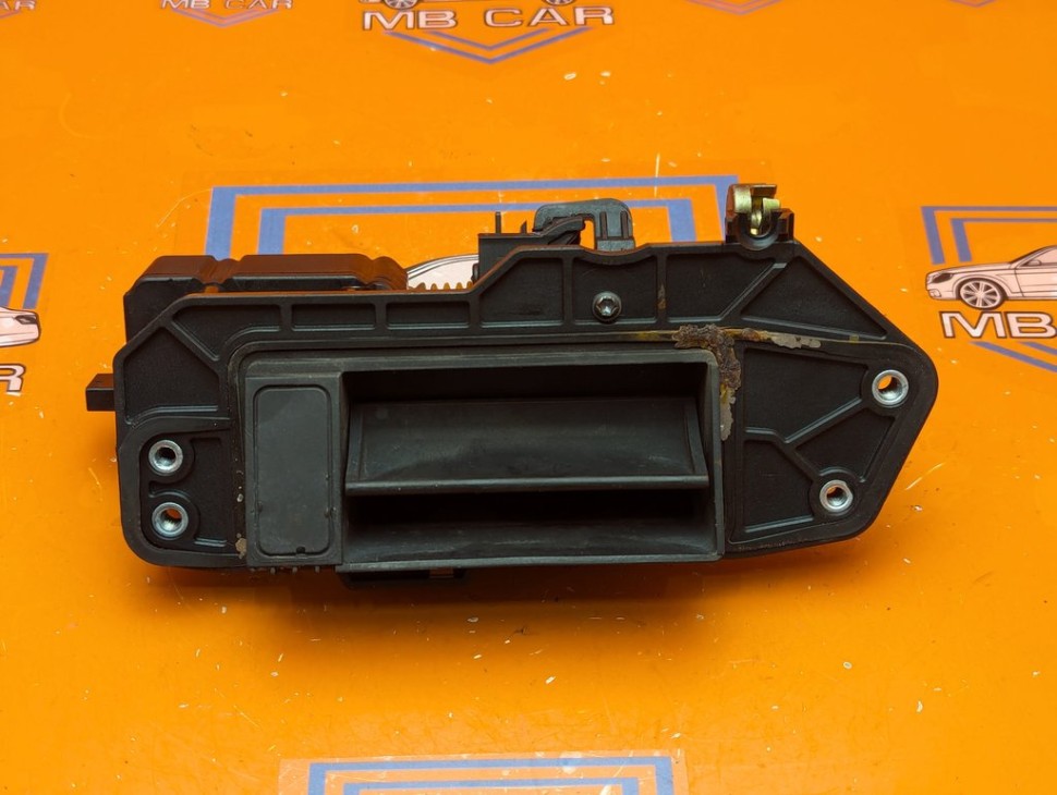 Ручка открытия багажника MERCEDES-BENZ E-класс W211/S211 (2002 - 2006) фото 1 &mdash; Разборка Мерседес