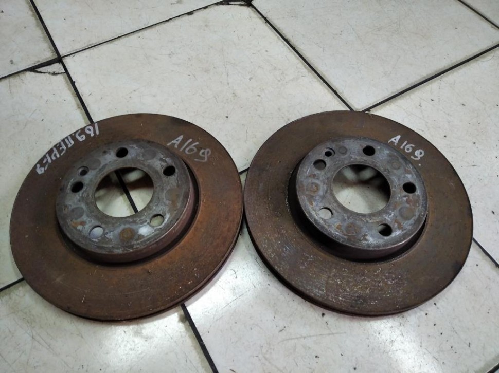 Диски тормозные перед MERCEDES-BENZ A-класс W169 (2004 - 2008) фото 1 — Разборка Мерседес