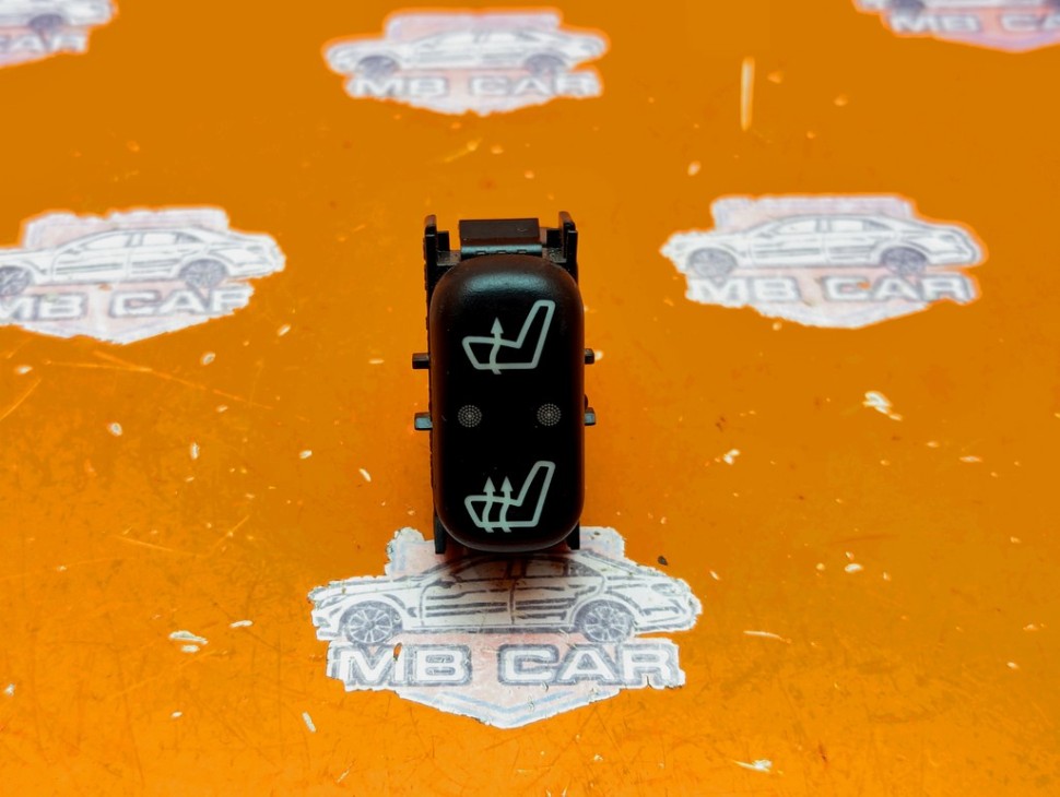 Кнопка обогрева сидений MERCEDES-BENZ M-класс W163 рестайлинг (2001 - 2005) фото 1 — Разборка Мерседес