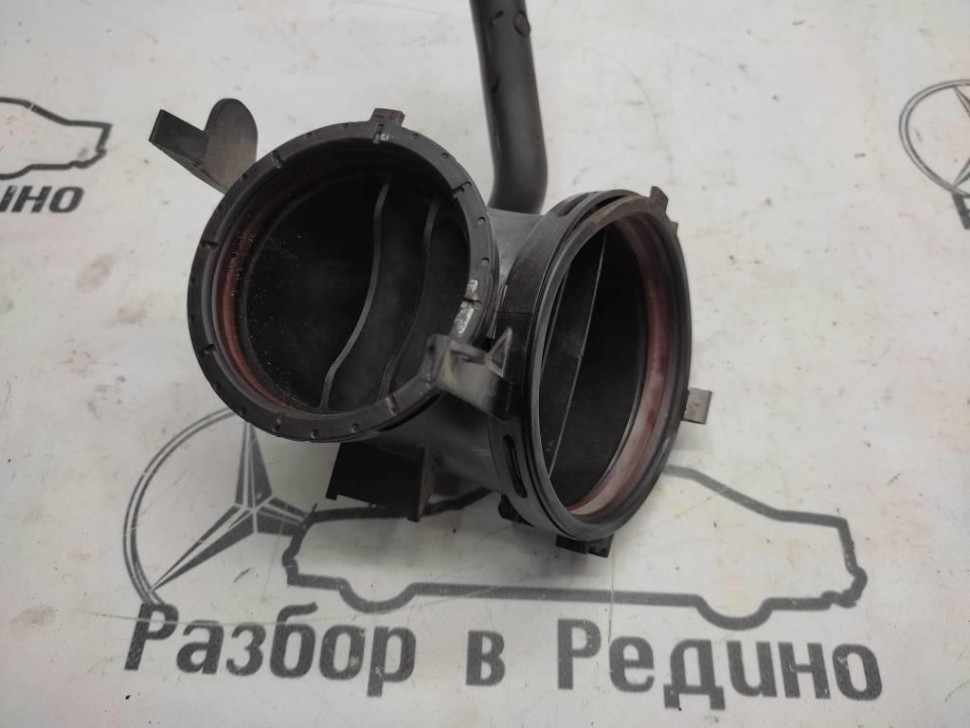 Патрубок воздушный MERCEDES-BENZ C-класс W204/S204 (2006 - 2011) фото 1 — Разборка Мерседес