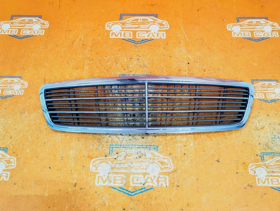 Решетка радиатора MERCEDES-BENZ C-класс W203/S203/CL203 (2000 - 2004) фото 1 — Разборка Мерседес