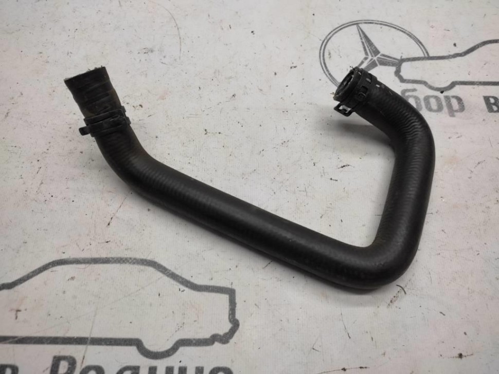 Патрубок ОЖ MERCEDES-BENZ VANEO W414 (2001 - 2005) фото 1 — Разборка Мерседес