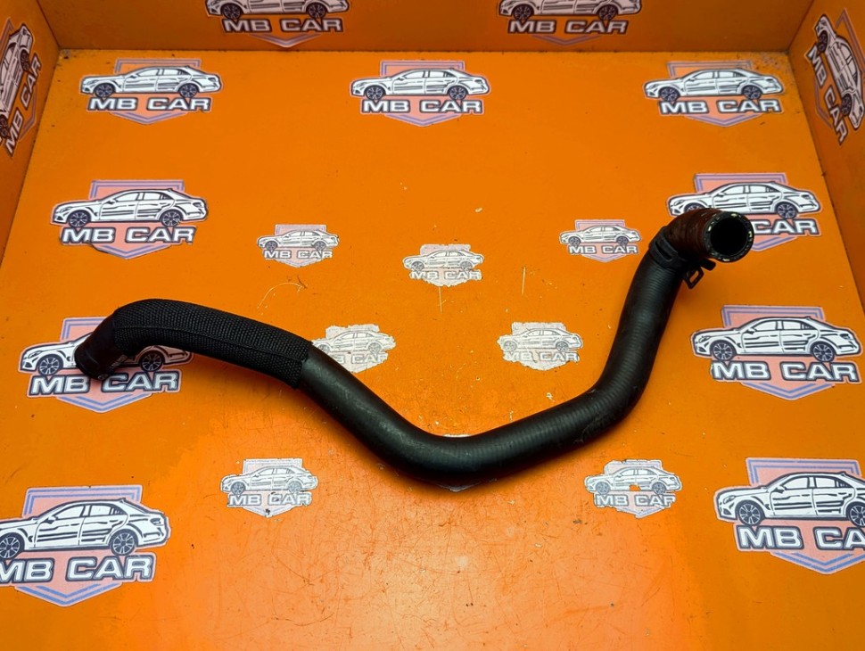 Патрубок ОЖ MERCEDES-BENZ A-класс W176 рестайлинг (2015 - 2018) фото 1 — Разборка Мерседес
