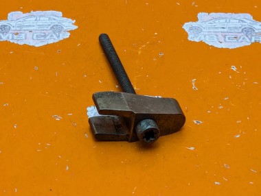 Кронштейн крепления форсунок MERCEDES-BENZ Sprinter W901-905 (1995 - 2006) &mdash; Разборка Мерседес