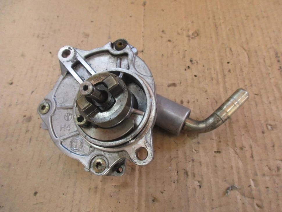 Насос вакуумный MERCEDES-BENZ E-класс W210/S210 рестайлинг (1999 - 2003) фото 1 — Разборка Мерседес