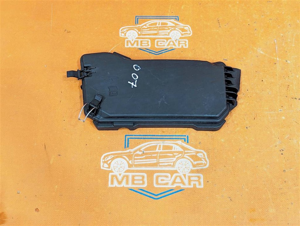 Крышка блока предохранителей MERCEDES-BENZ C-класс W204/S204 (2006 - 2011) фото 1 — Разборка Мерседес