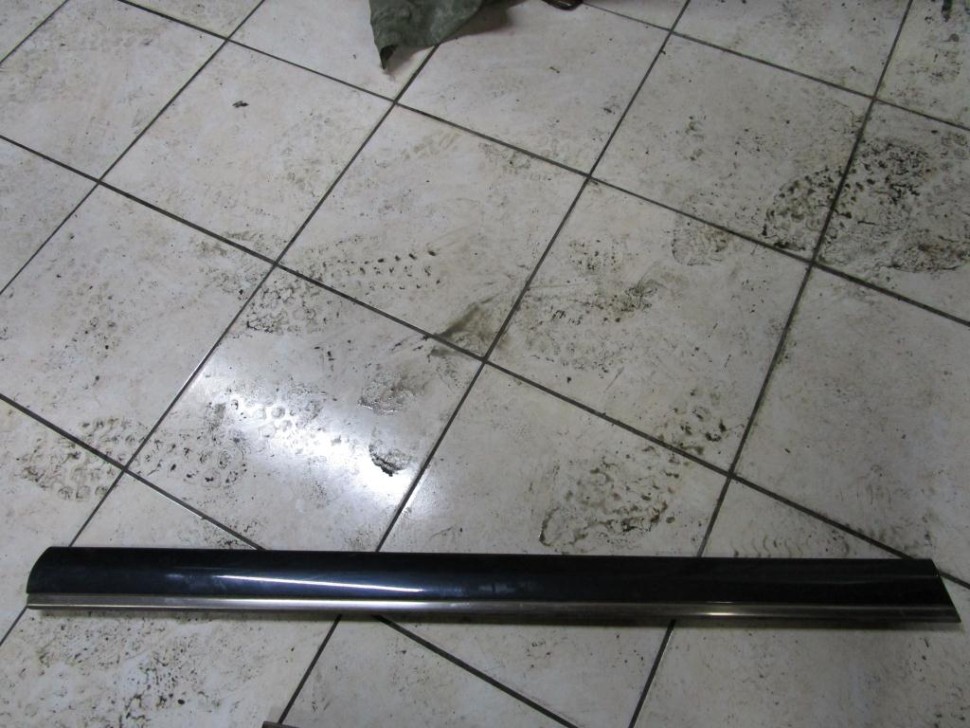 Молдинг двери MERCEDES-BENZ E-класс W210/S210 (1995 - 1999) фото 1 — Разборка Мерседес