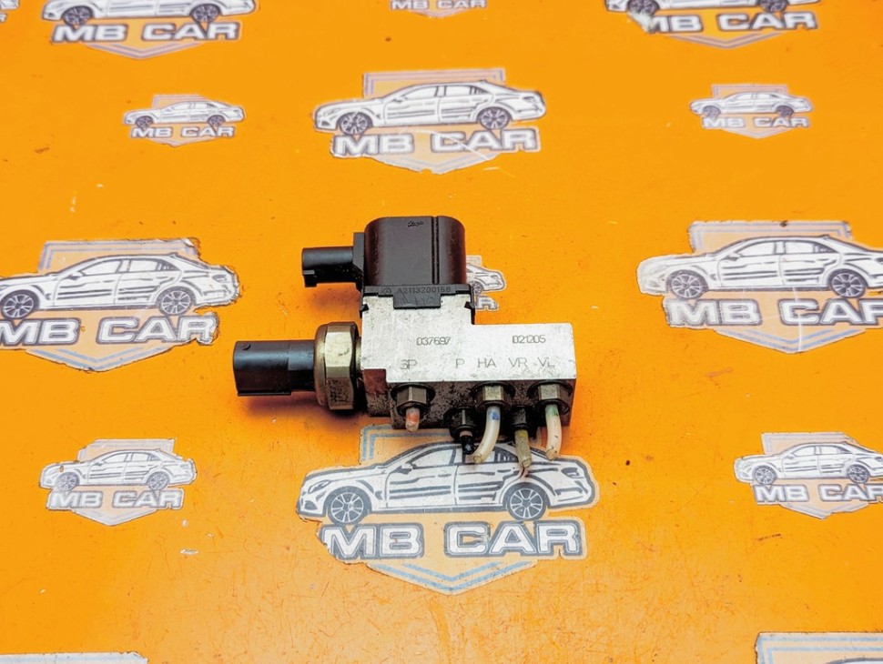 Блок клапанов пневмоподвески MERCEDES-BENZ E-класс W211/S211 (2002 - 2006) фото 1 &mdash; Разборка Мерседес