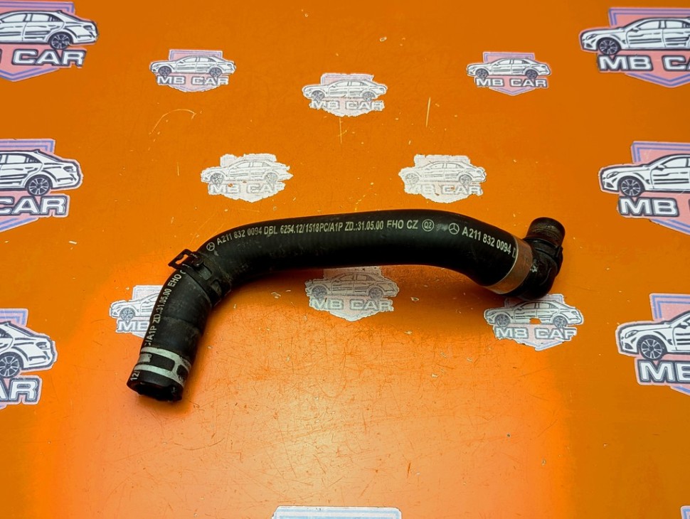 Патрубок ОЖ MERCEDES-BENZ E-класс W210/S210 рестайлинг (1999 - 2003) фото 1 &mdash; Разборка Мерседес