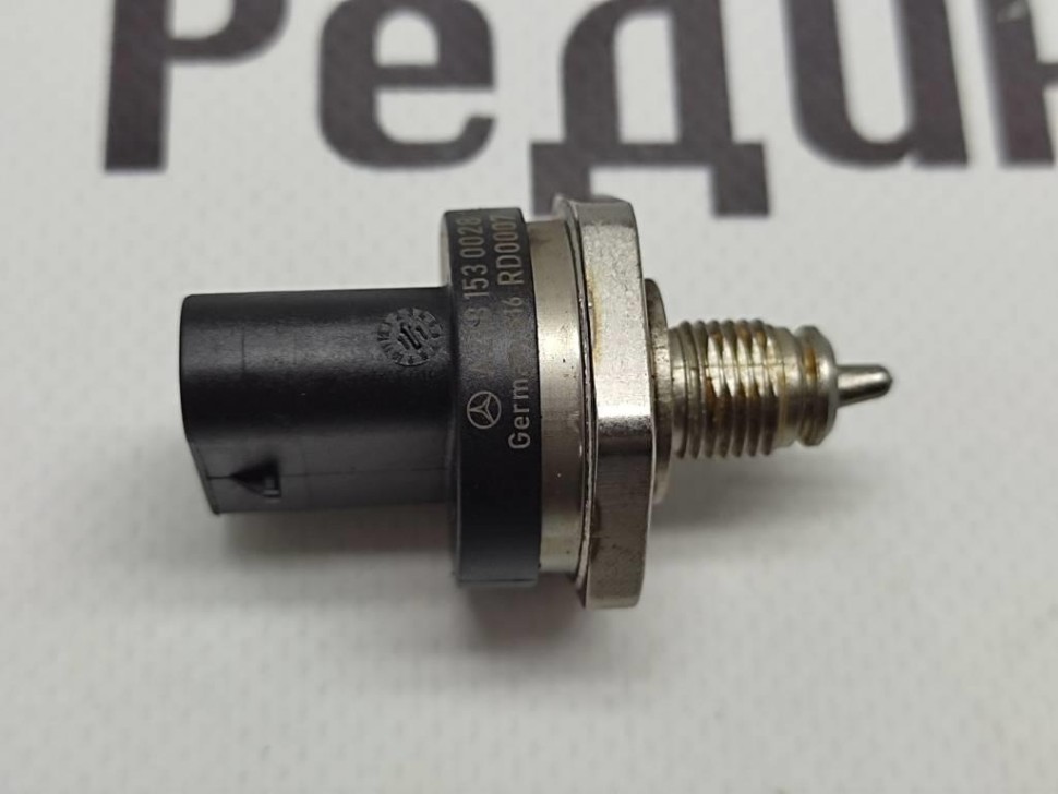 Датчик давления топлива MERCEDES-BENZ SLK-класс R172 (2011 - 2016) фото 1 — Разборка Мерседес