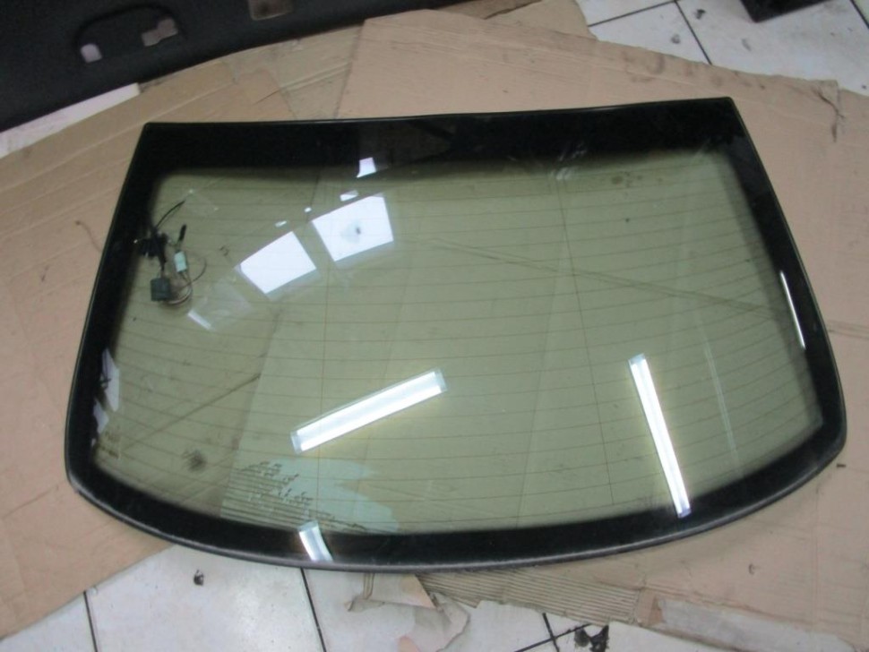 Стекло заднее MERCEDES-BENZ C-класс W203/S203/CL203 (2000 - 2004) фото 1 — Разборка Мерседес
