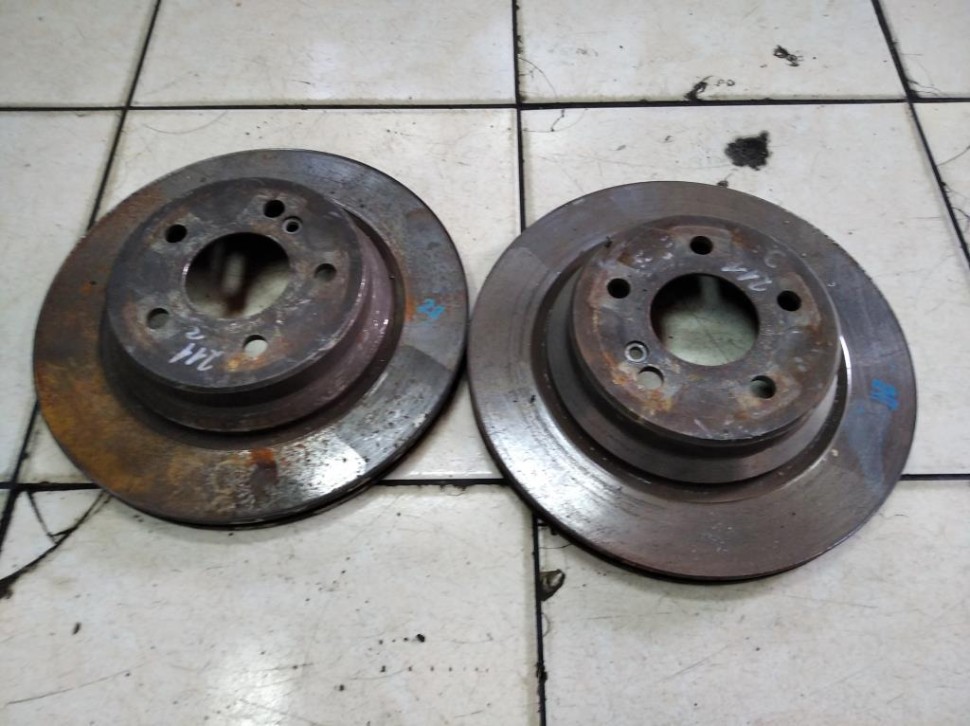 Диски тормозные зад MERCEDES-BENZ E-класс W211/S211 (2002 - 2006) фото 1 — Разборка Мерседес