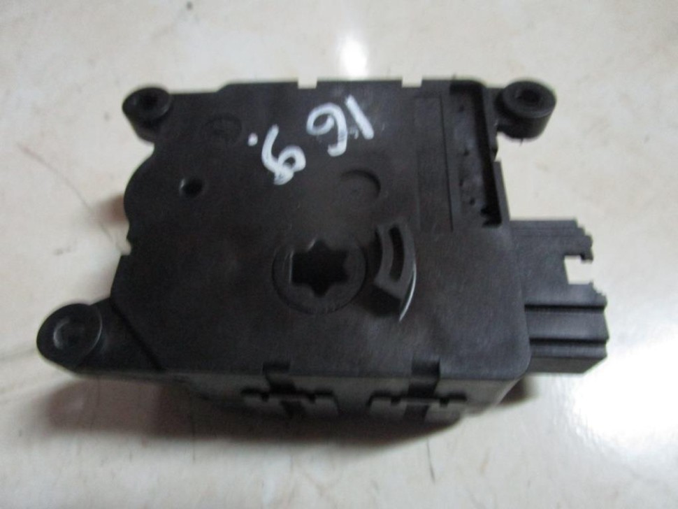 Сервоприводы печки MERCEDES-BENZ A-класс W169 рестайлинг (2008 - 2012) фото 1 — Разборка Мерседес