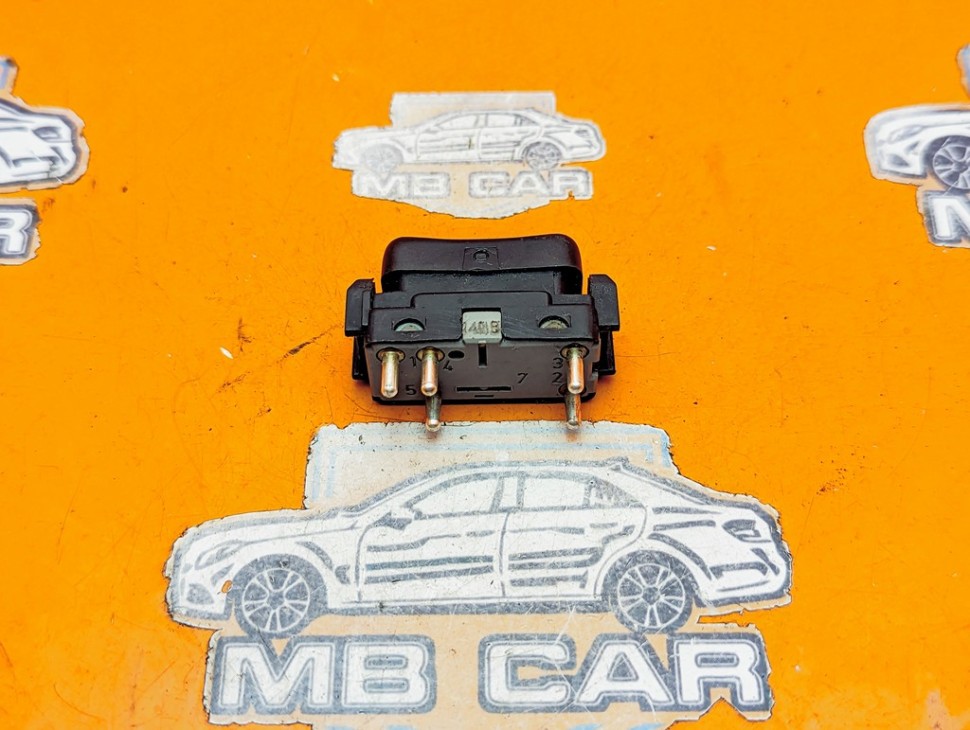 Кнопка стеклоподъемников MERCEDES-BENZ E-класс W124/S124/C124/A124 (1984 - 1997) фото 1 — Разборка Мерседес