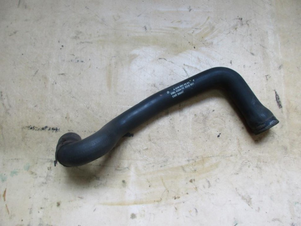 Патрубок радиатора MERCEDES-BENZ Vito W639 (2003 - 2010) фото 1 — Разборка Мерседес