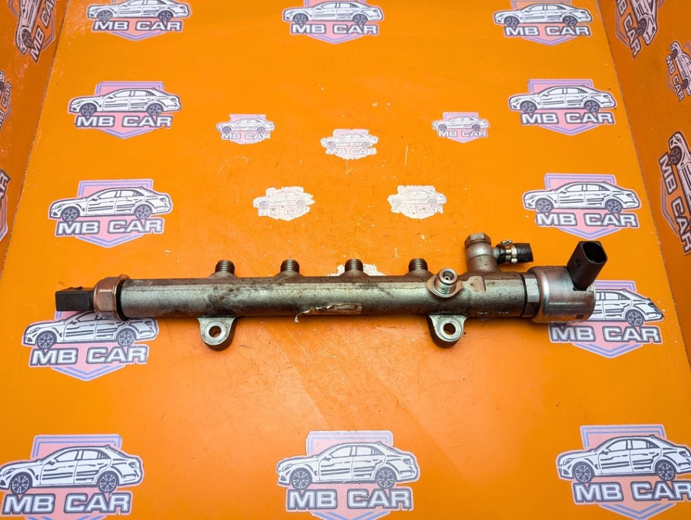 Рампа топливная MERCEDES-BENZ C-класс W204/S204/С204 рестайлинг (2011 - 2015) фото 1 &mdash; Разборка Мерседес