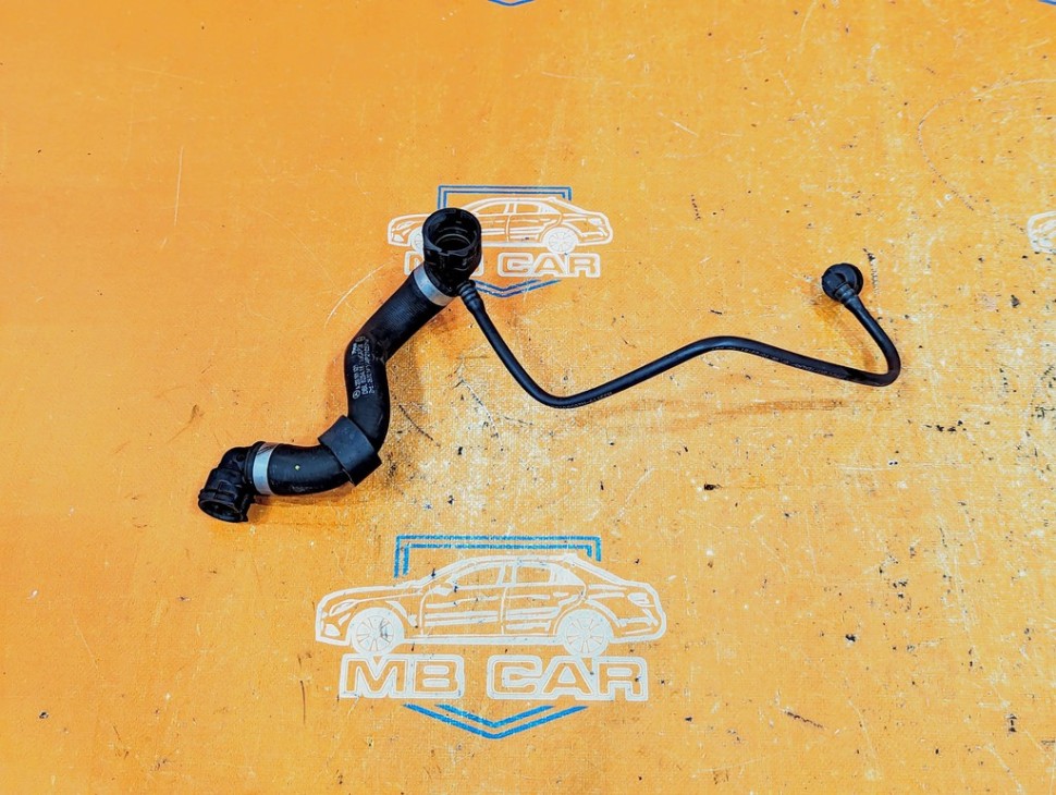 Патрубок ОЖ MERCEDES-BENZ C-класс W205/S205/C205/A205 (2014 - 2018) фото 1 — Разборка Мерседес